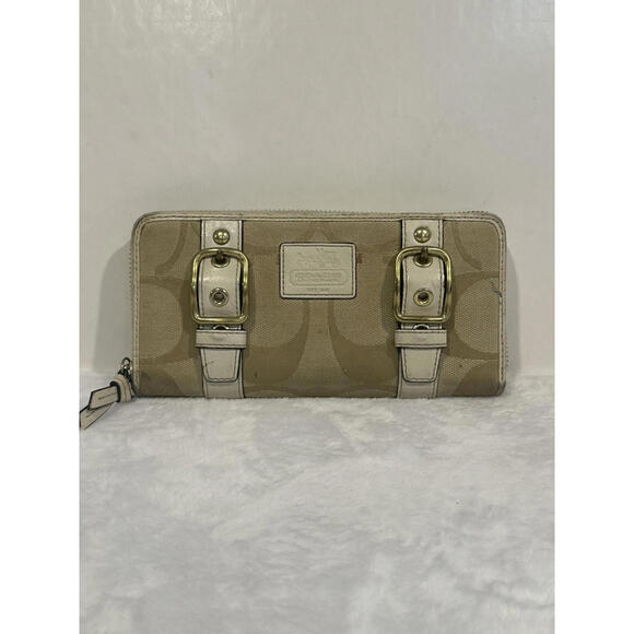 Coach Wallet - Picture 1 of 12